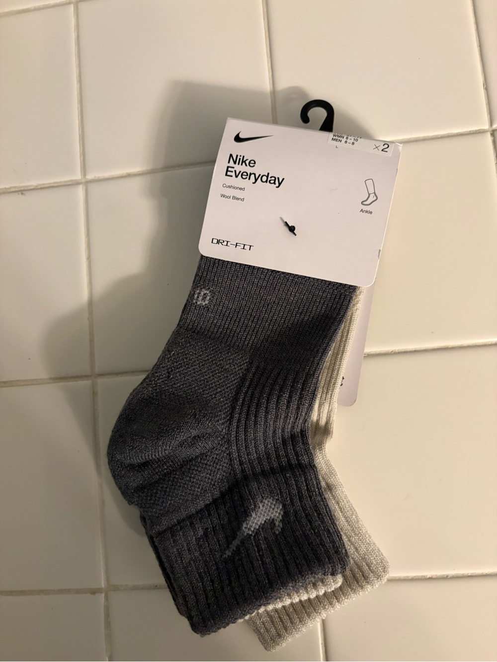 NWT Nike Everyday Cushioned Wool Blend Ankle Socks (2 Pairs) Size medium $30